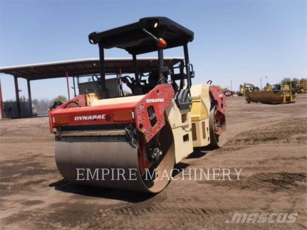 Dynapac CC424HF Двойни барабанни ролки
