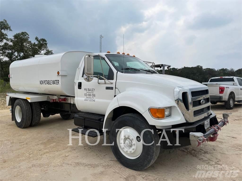 Ford F750 Цистерна