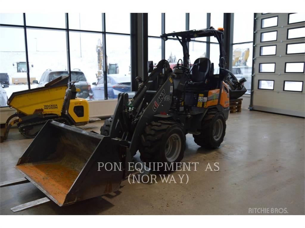 G2200 E Колесни товарачи
