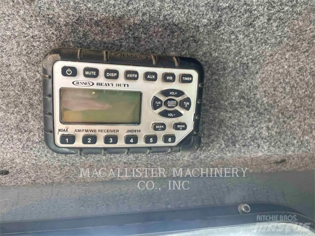 Gehl RT210 Верижен товарач