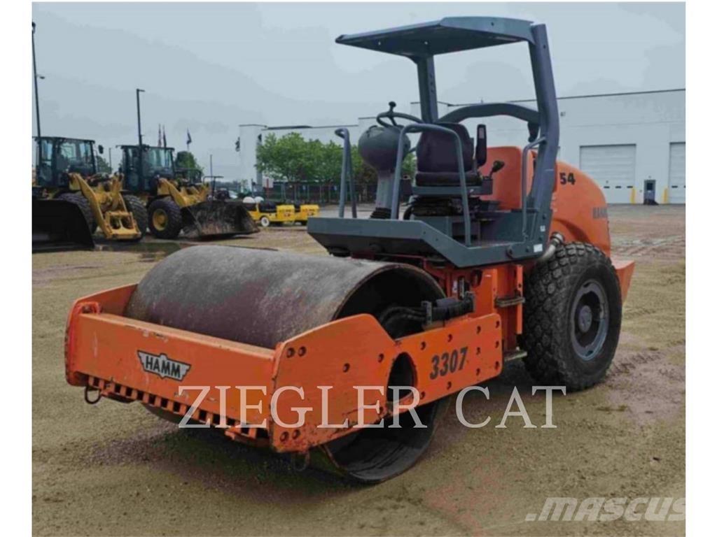 Hamm 3307 SMOOTH Уплътнители за почва
