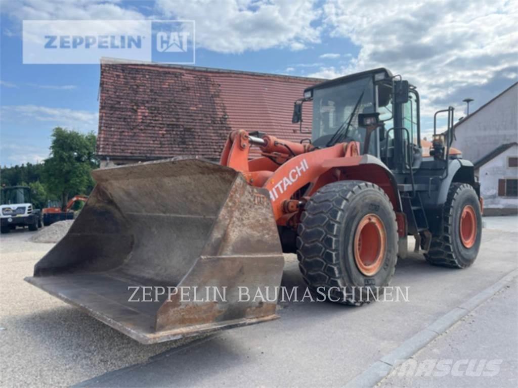 Hitachi ZW220 Колесни товарачи