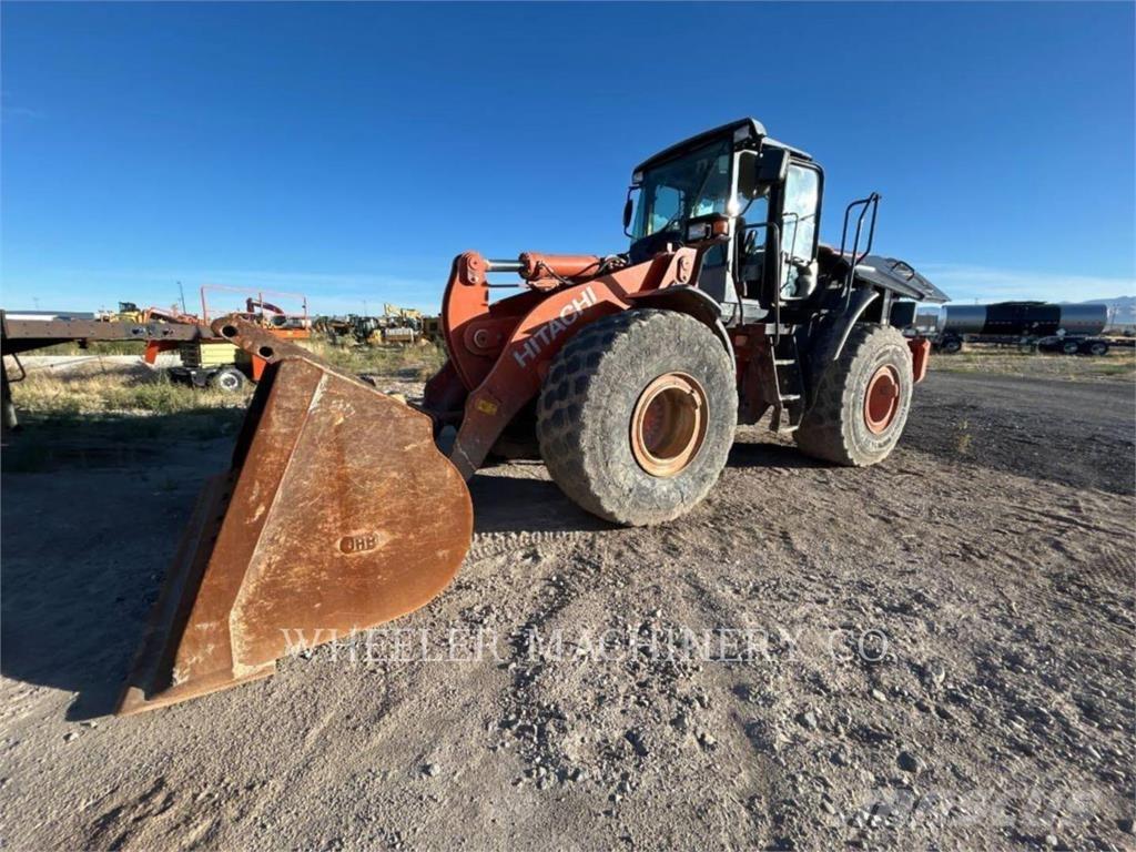 Hitachi ZW250-6 Колесни товарачи