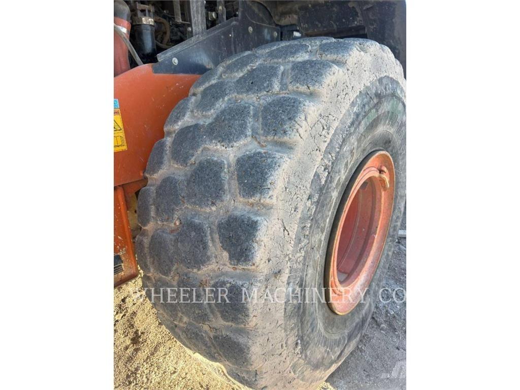 Hitachi ZW250-6 Колесни товарачи