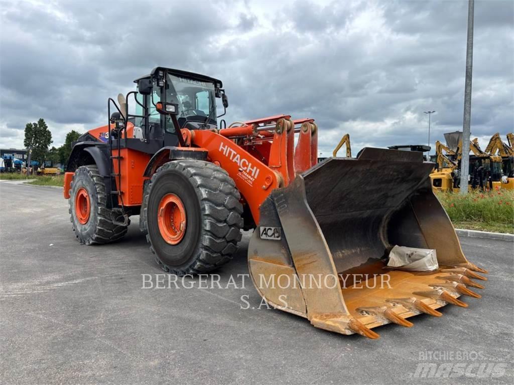 Hitachi ZW370.6 Колесни товарачи