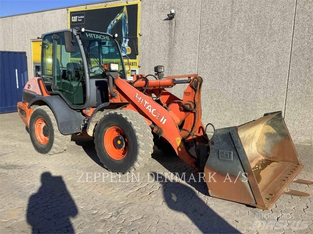 Hitachi ZW95 Колесни товарачи