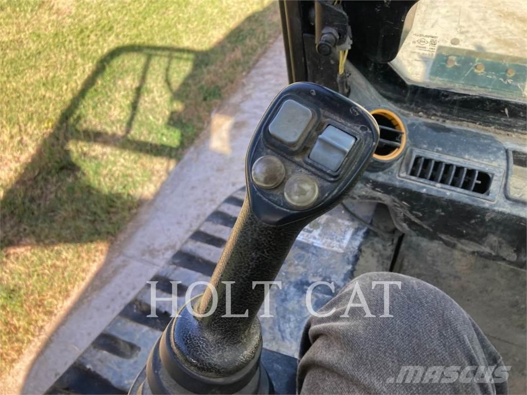 JCB 270T Верижен товарач