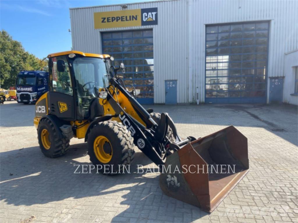 JCB 406 Колесни товарачи