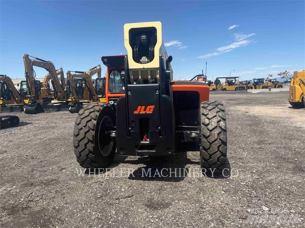 JLG 1055 Телескопични товарачи