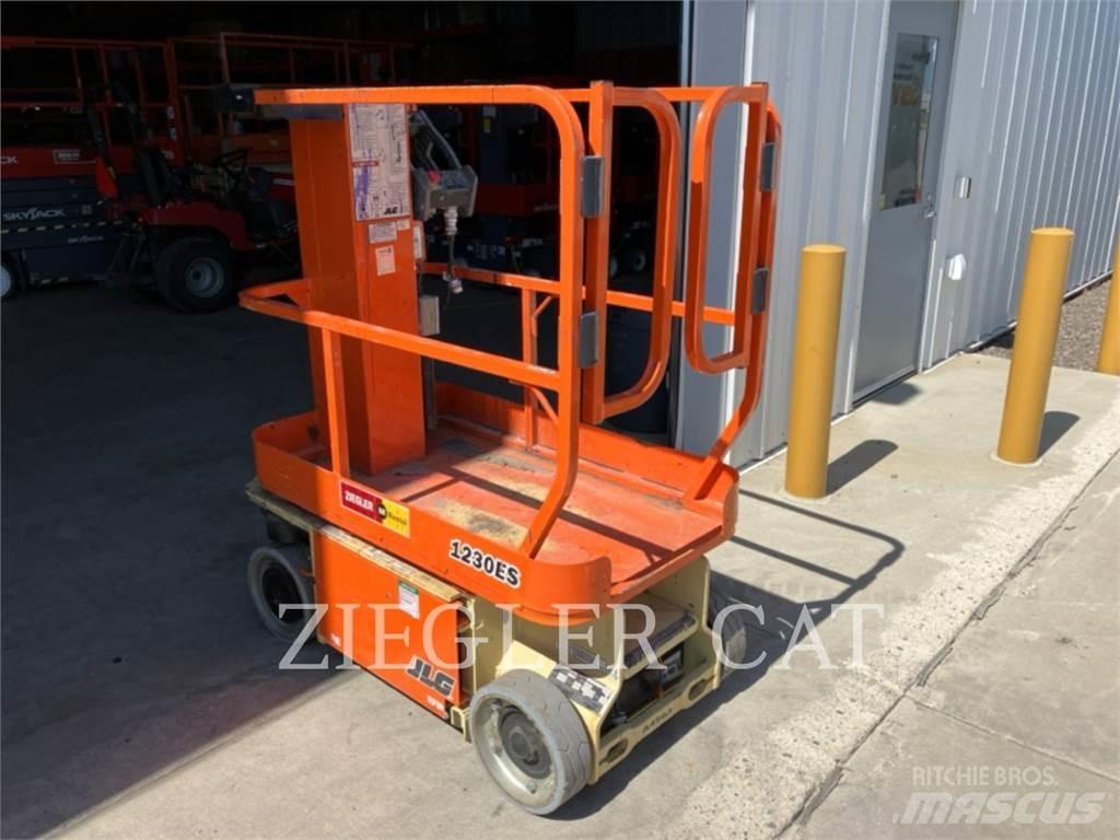 JLG 1230ES Ножични работни платформи