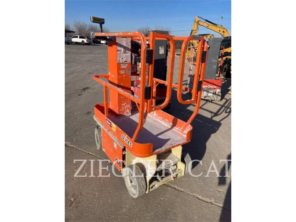 JLG 1230ES Ножични работни платформи
