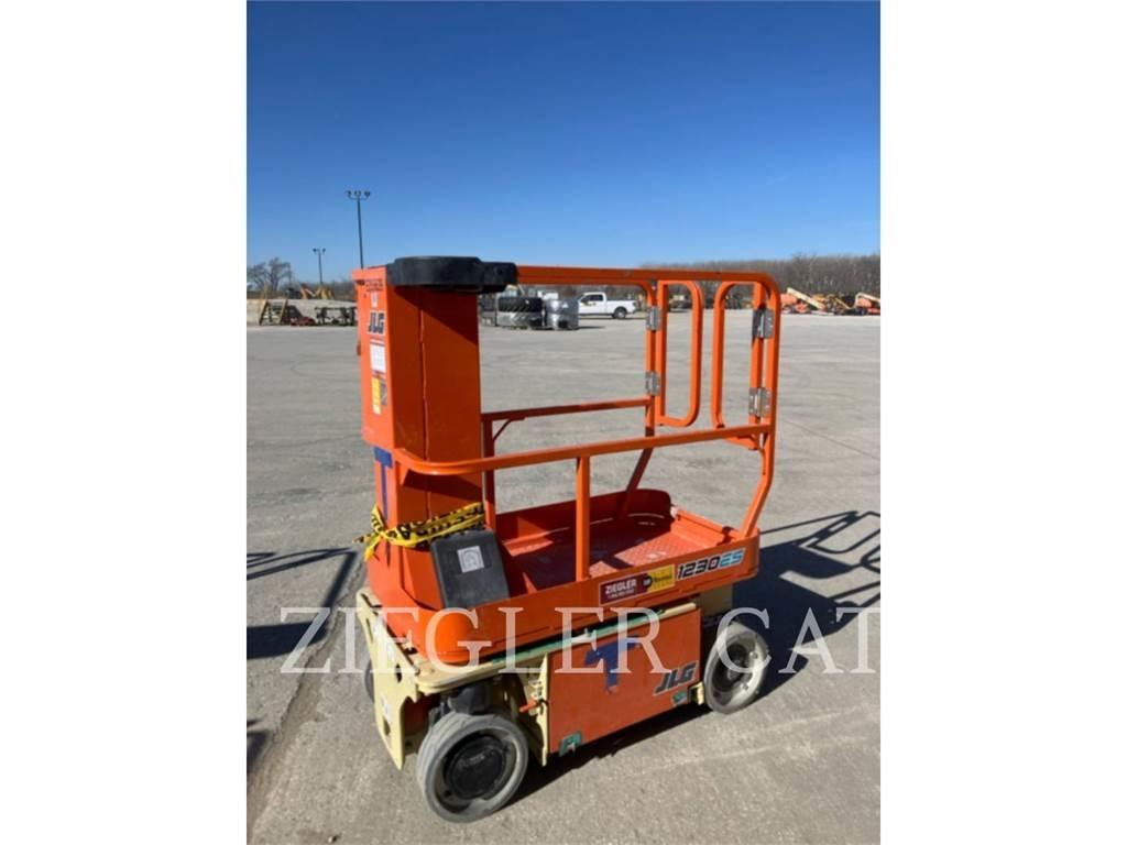 JLG 1230ES Ножични работни платформи