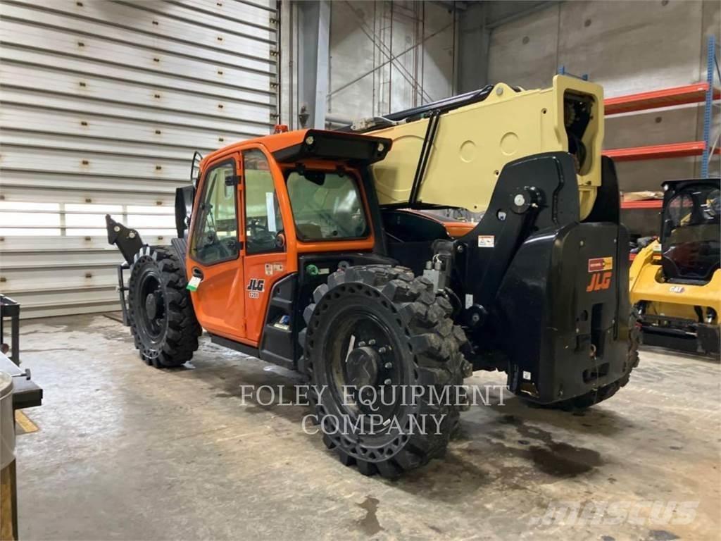 JLG 1255C Телескопични товарачи