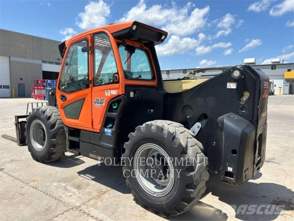JLG 1644C Телескопични товарачи