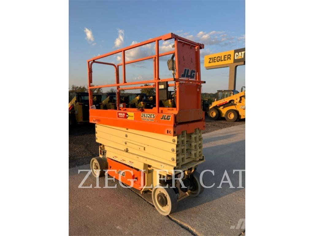JLG 2632ES Ножични работни платформи