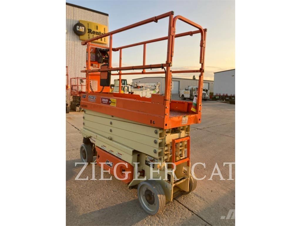 JLG 2632ES Ножични работни платформи