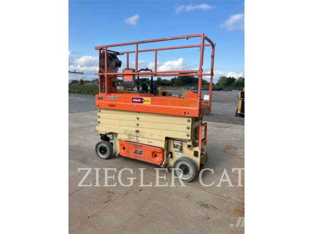 JLG 2632ES Ножични работни платформи