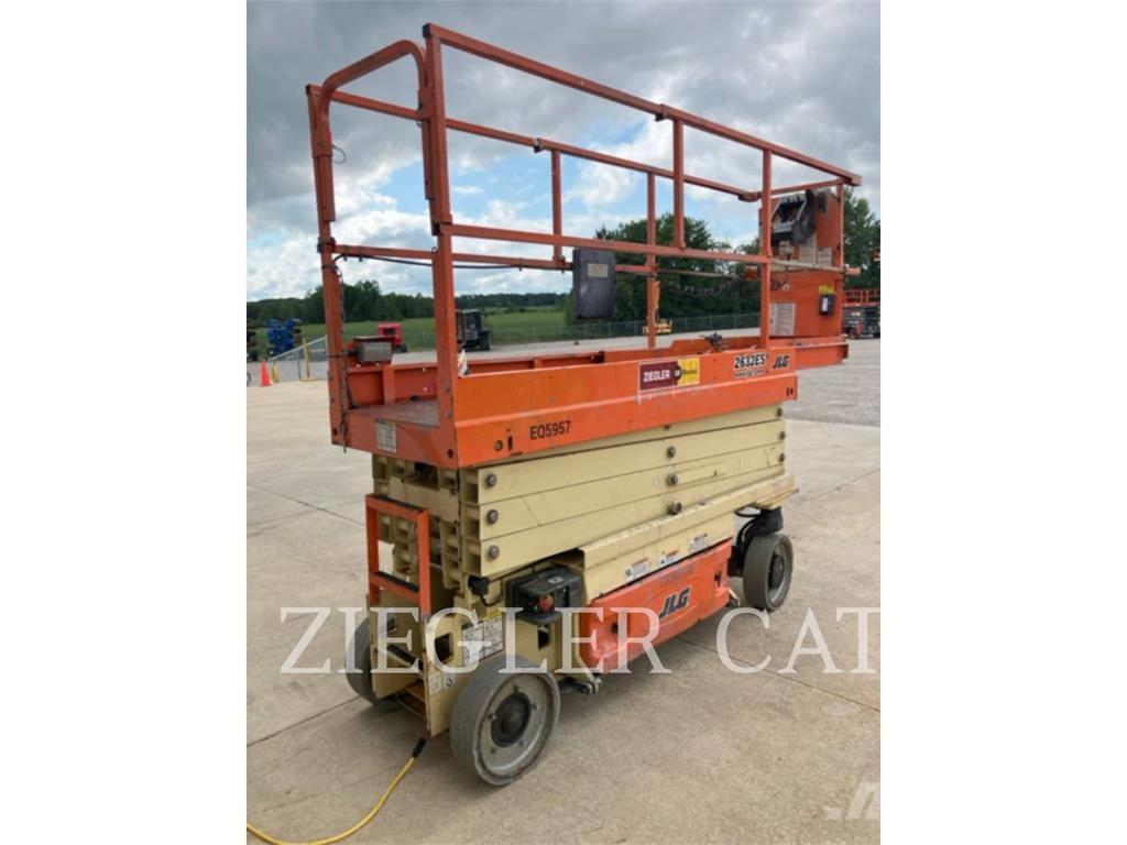 JLG 2632ES Ножични работни платформи