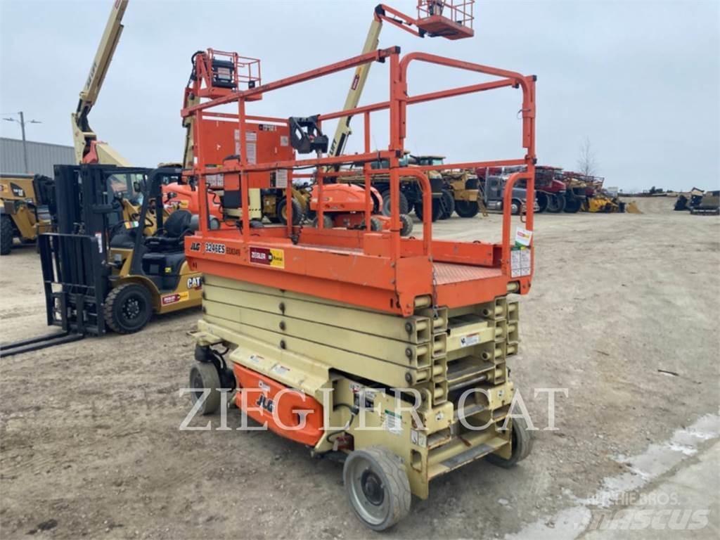 JLG 3246ES Ножични работни платформи