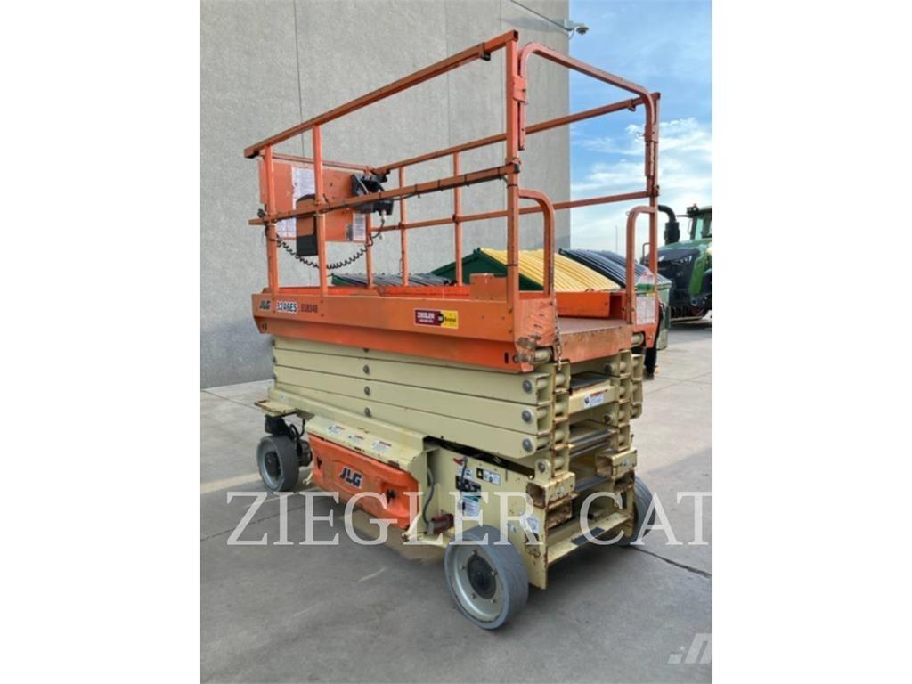 JLG 3246ES Ножични работни платформи
