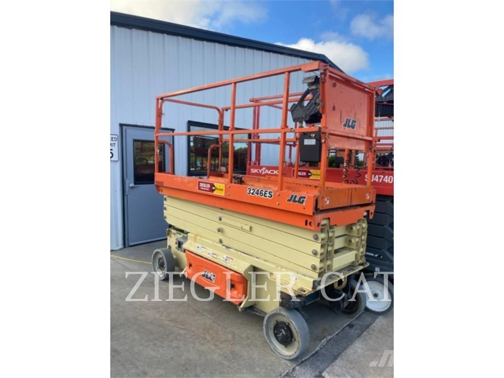 JLG 3246ES Ножични работни платформи