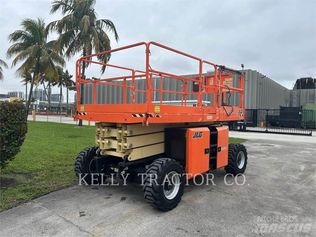 JLG 330LTR Ножични работни платформи
