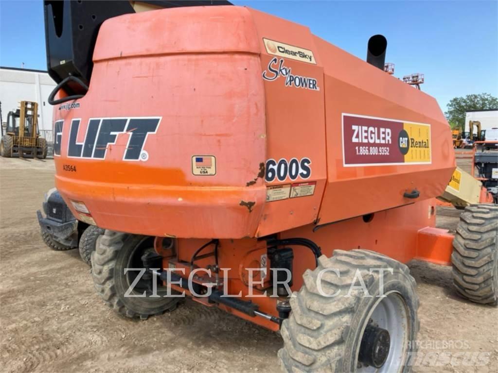 JLG 600S Съчленени стрелови подемници