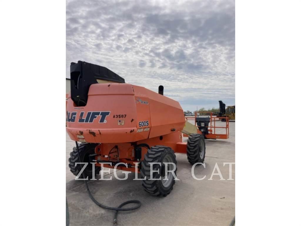 JLG 600S Съчленени стрелови подемници