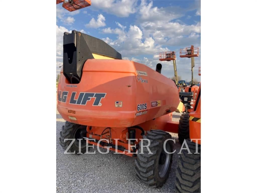 JLG 600S Съчленени стрелови подемници