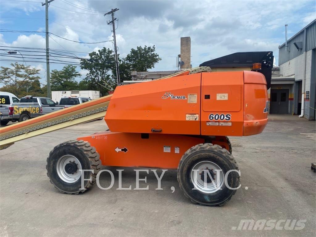 JLG 600S Съчленени стрелови подемници