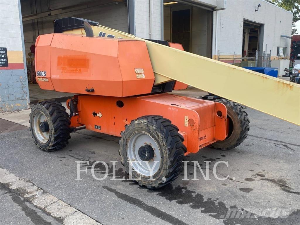 JLG 600S Съчленени стрелови подемници