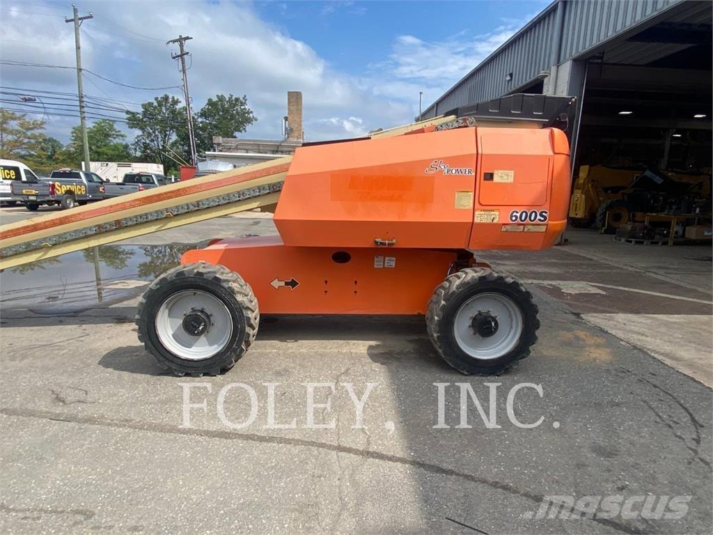 JLG 600S Съчленени стрелови подемници
