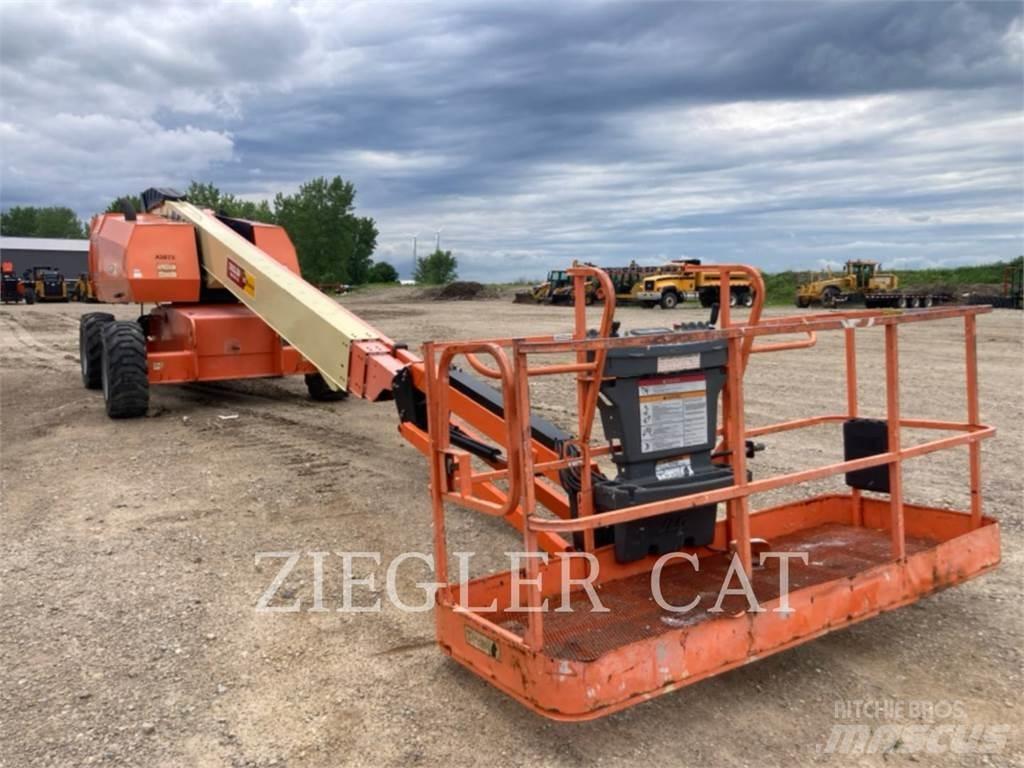 JLG 660SJ Съчленени стрелови подемници