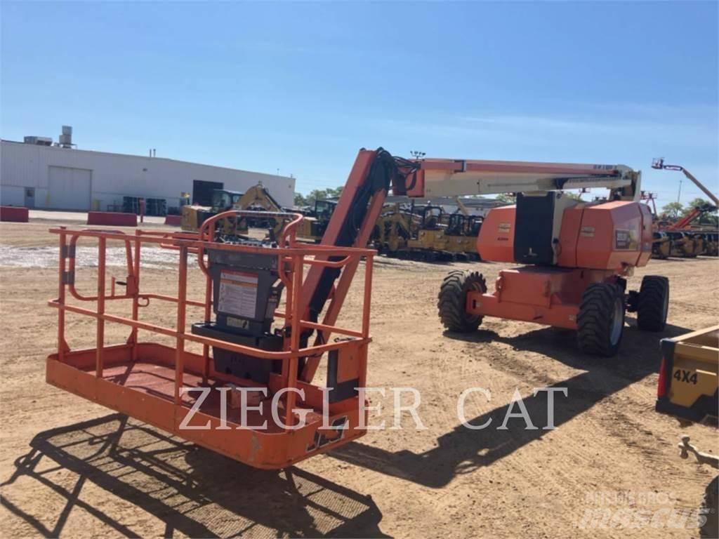 JLG 800AJ Съчленени стрелови подемници