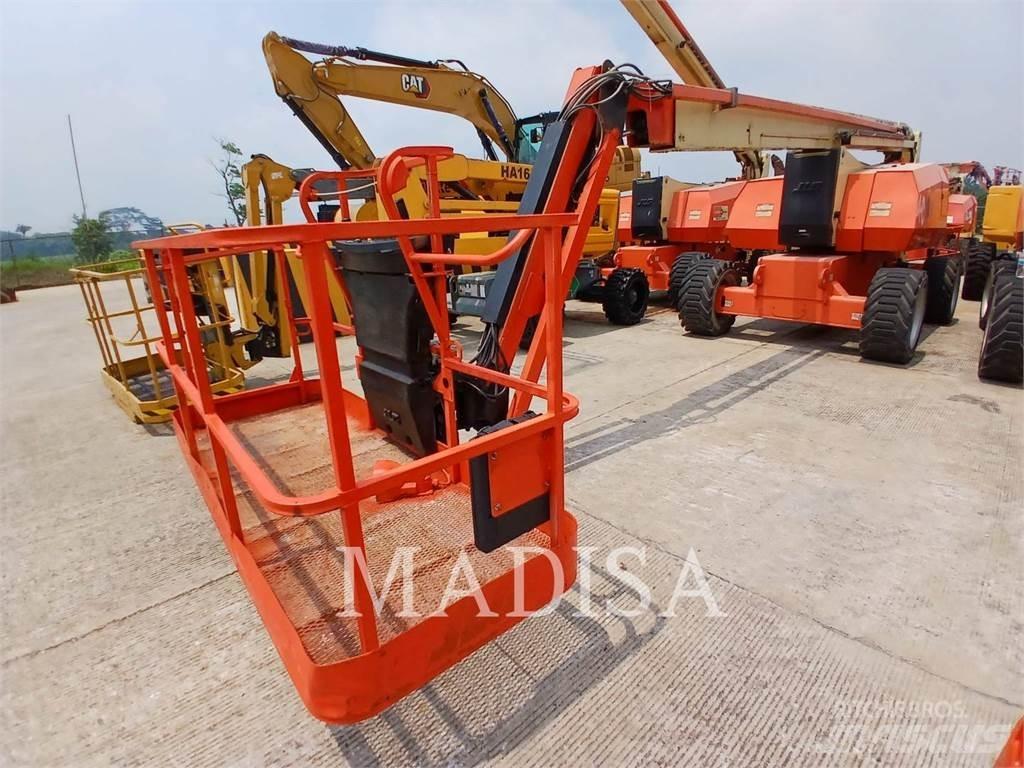 JLG 800AJ Съчленени стрелови подемници