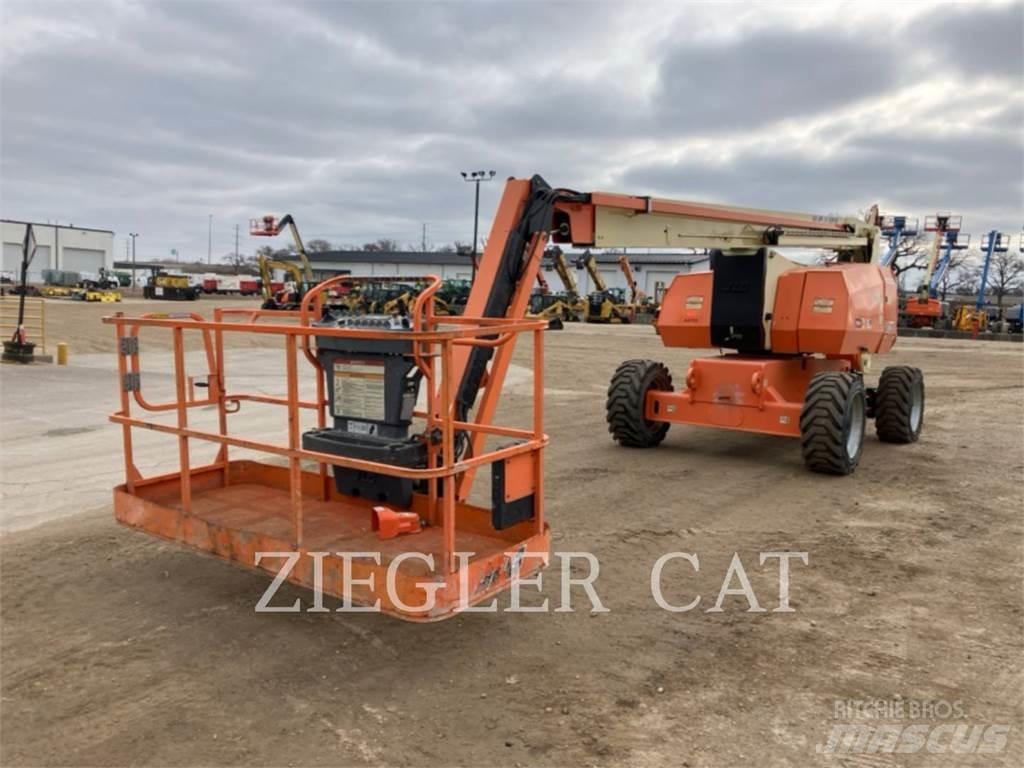 JLG 800AJ Съчленени стрелови подемници
