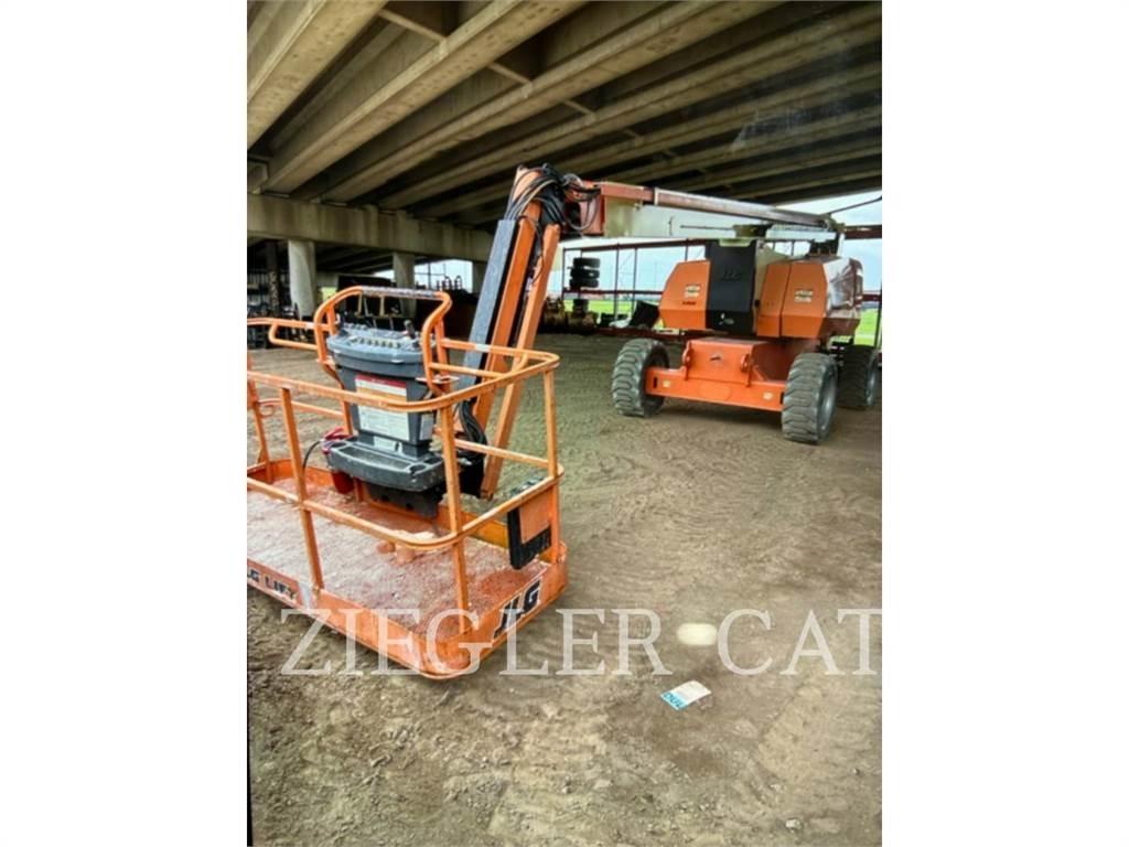 JLG 800AJ Съчленени стрелови подемници