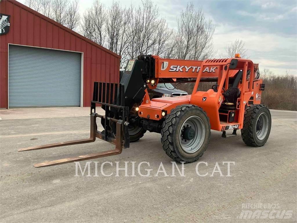 JLG 8042 Телескопични товарачи