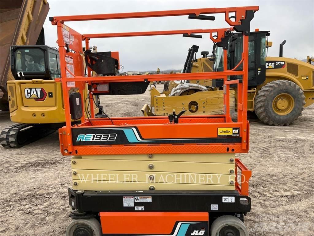JLG AE1932 Ножични работни платформи