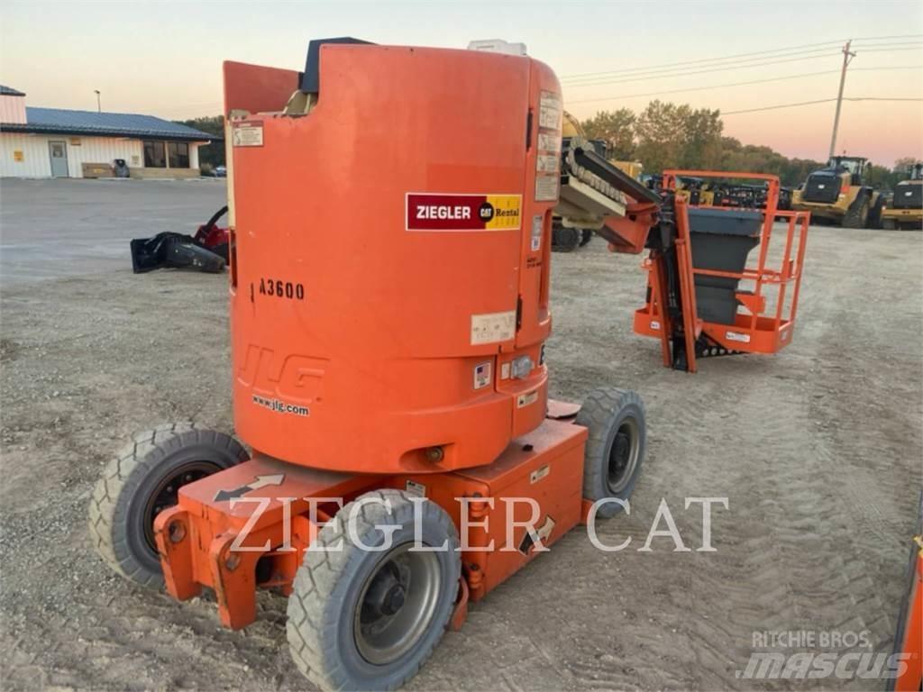 JLG E300AJP Съчленени стрелови подемници
