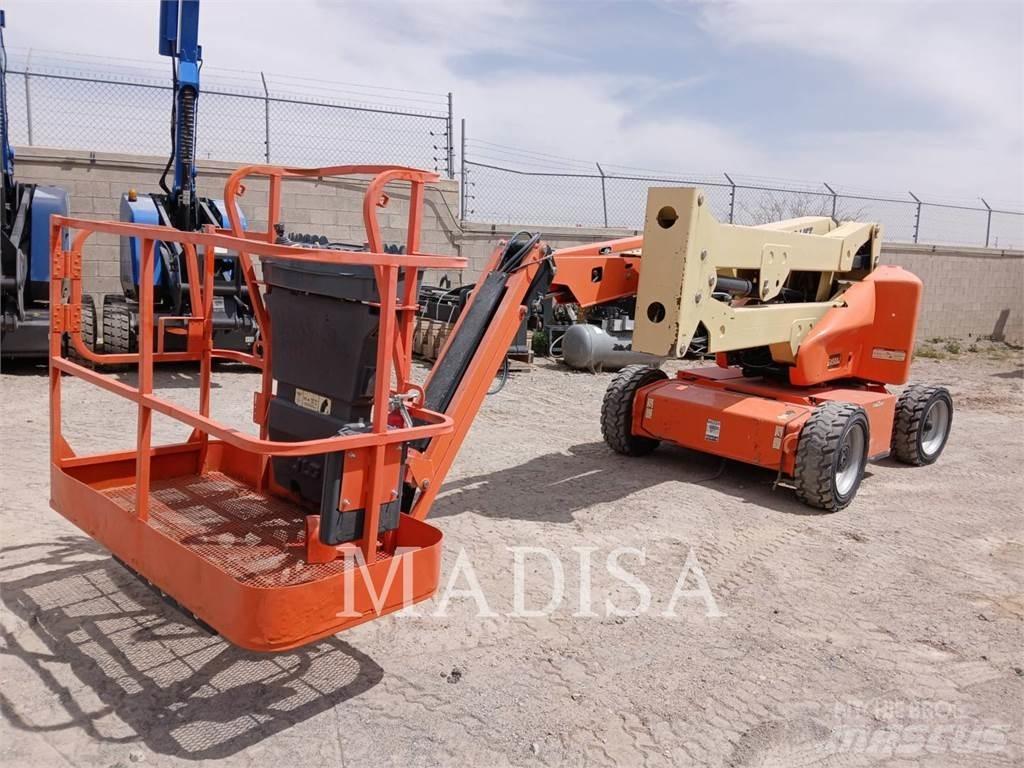 JLG E450AJ Съчленени стрелови подемници