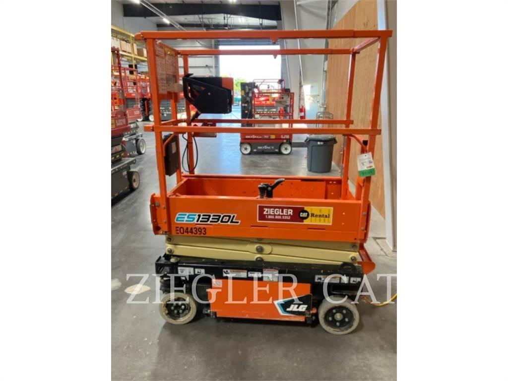 JLG ES1330L Ножични работни платформи