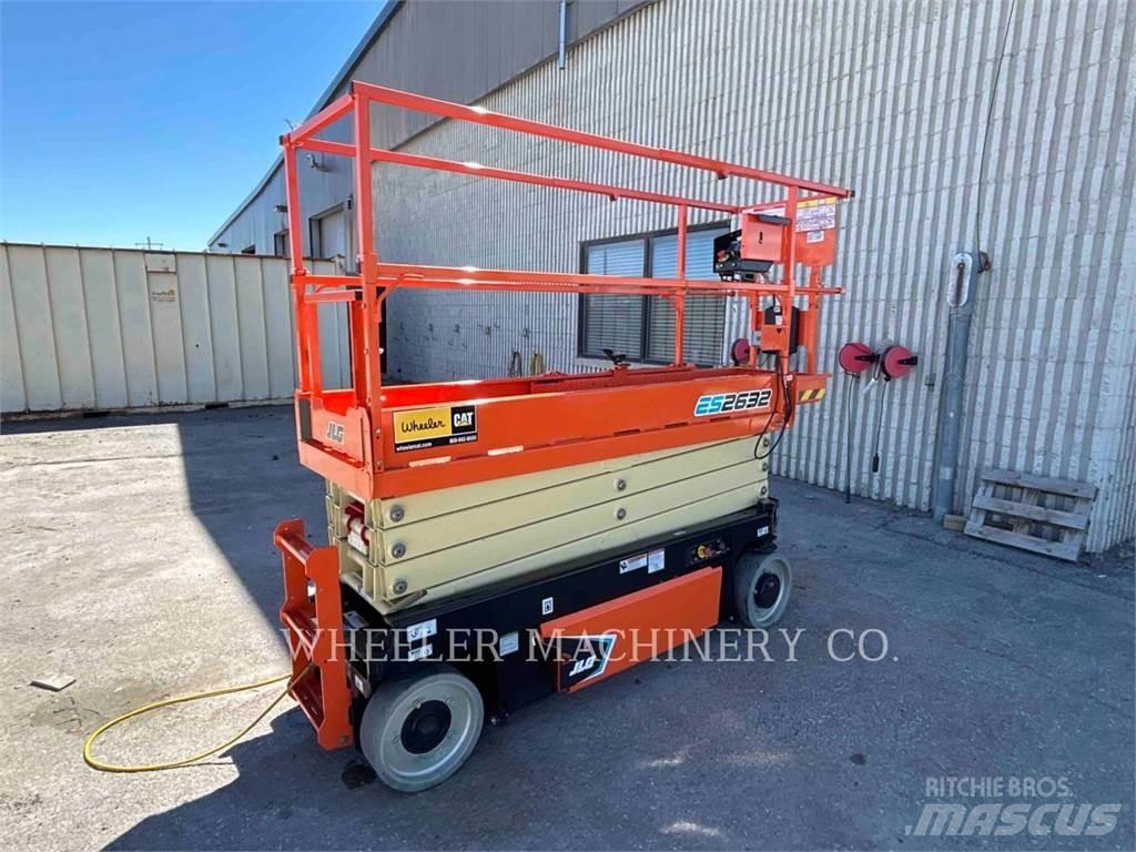 JLG ES2632 Ножични работни платформи