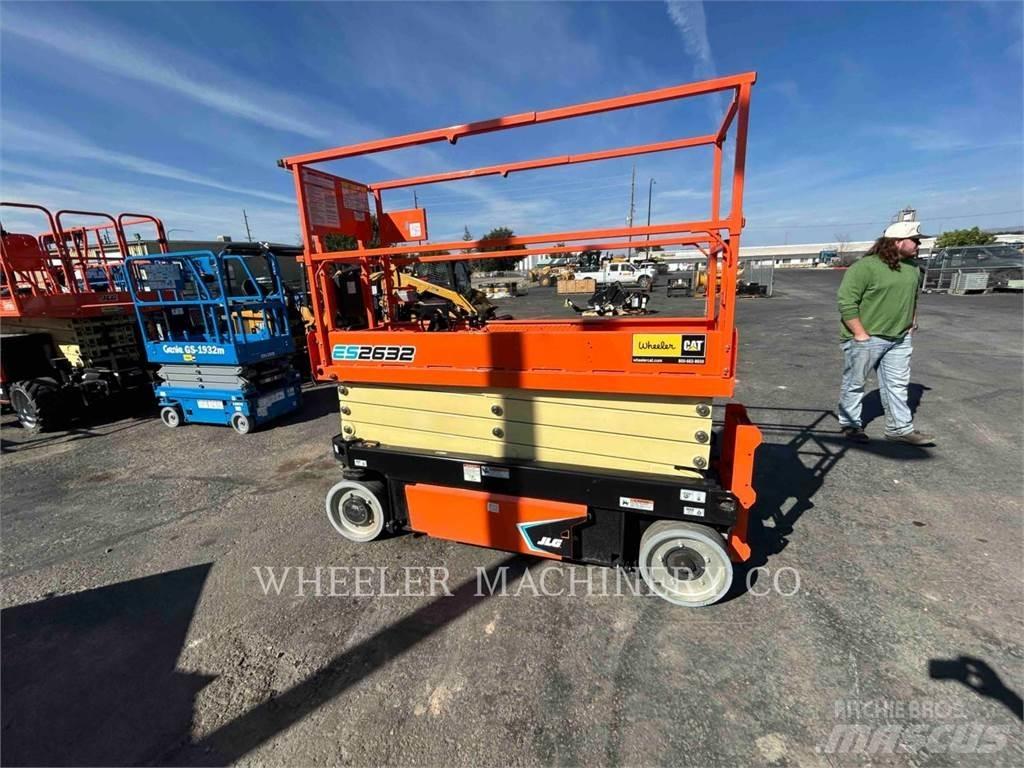 JLG ES2632 Ножични работни платформи
