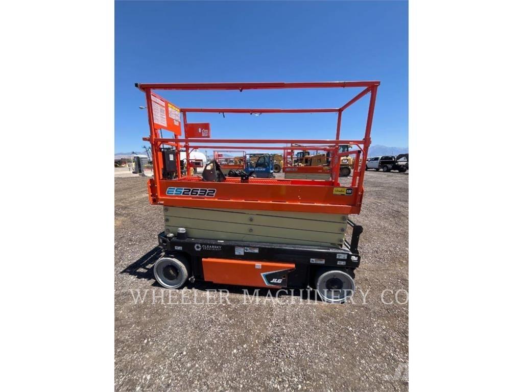 JLG ES2632 Ножични работни платформи