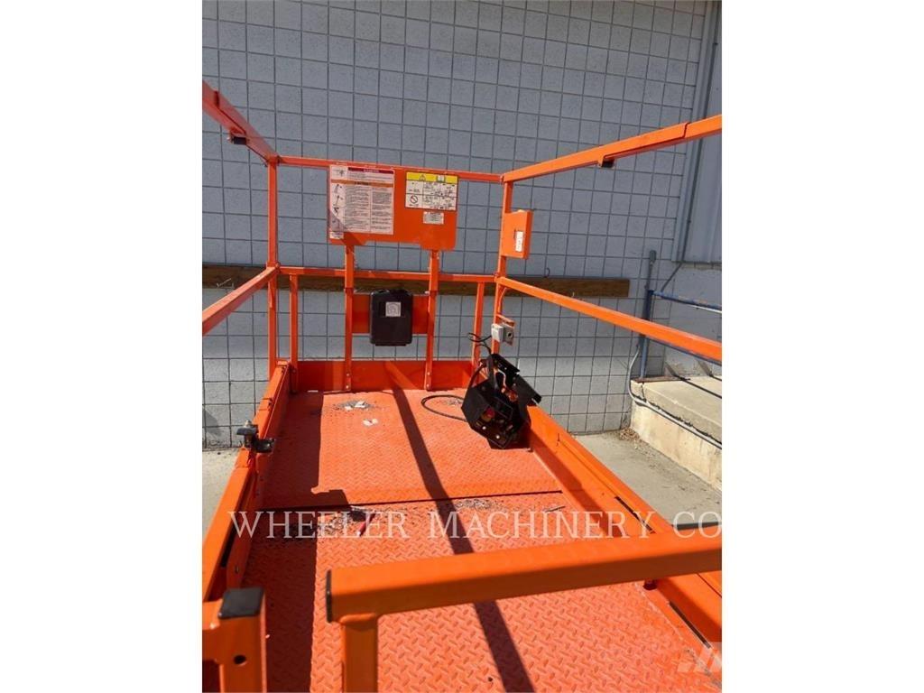 JLG ES2646 Ножични работни платформи