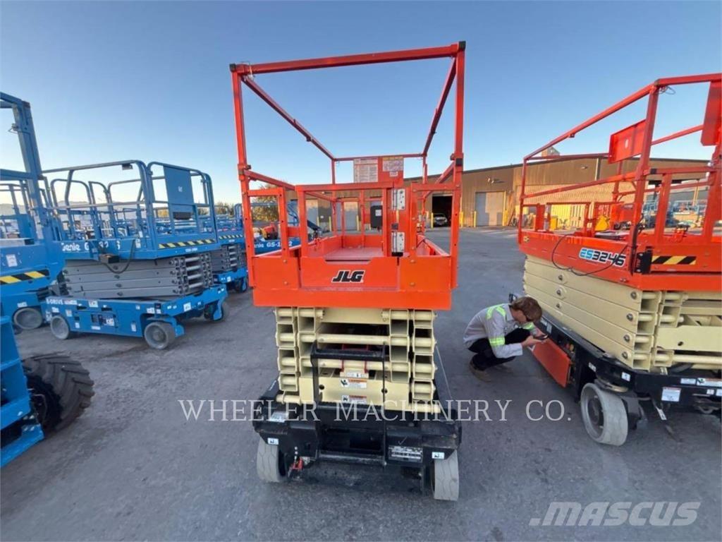 JLG ES3246 Ножични работни платформи