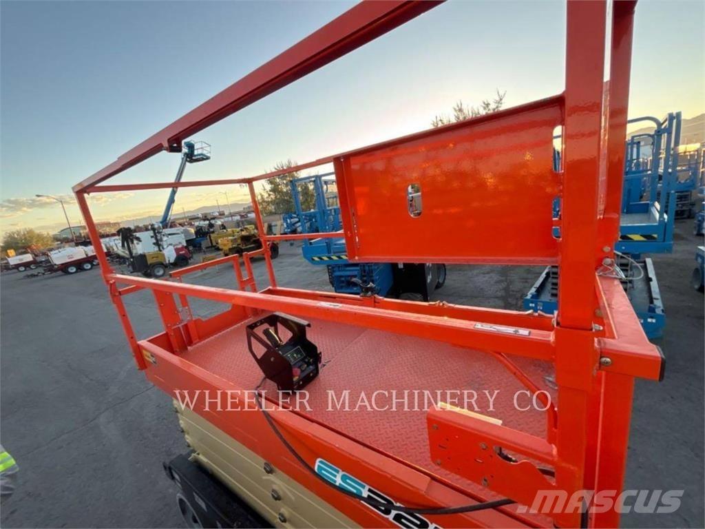 JLG ES3246 Ножични работни платформи