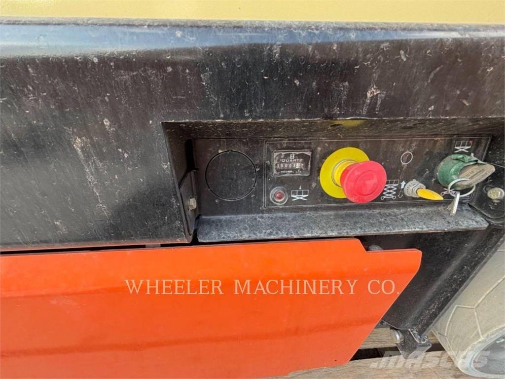 JLG ES3246 Ножични работни платформи