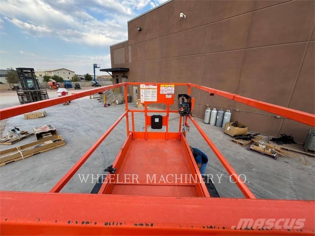JLG ES3246 Ножични работни платформи